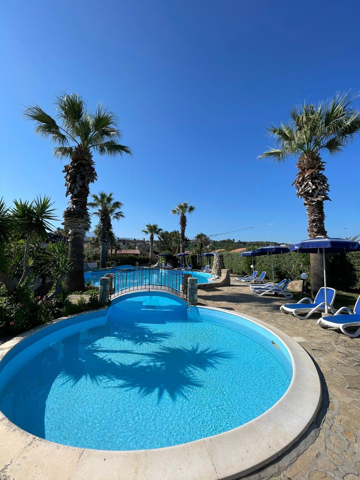 Soleada Club Apart otel Campofelice Di Roccella Dış mekan fotoğraf